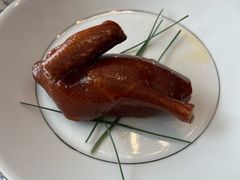 玻璃脆皮乳鸽-名人坊·新派粤菜(河西奥体博览中心金鹰世界店)