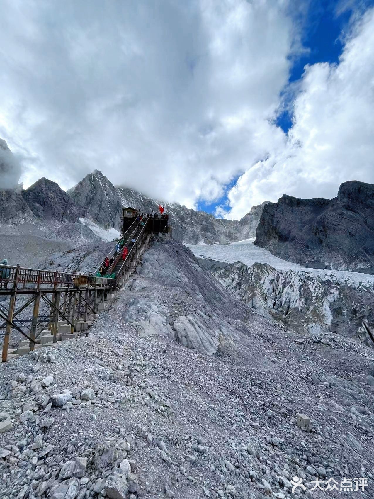 云南拾光＃登顶玉龙雪山