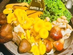菌菇四宫格-三出山火锅(南京万象天地店)