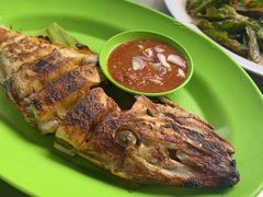 -明记烧鱼美味店