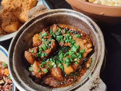 -Cuc Gach Quan Restaurant