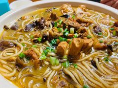 小鸡炖蘑菇粉条-李老哈·东北菜(宋园路店)