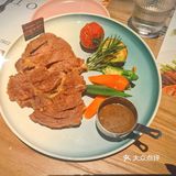 环境还是很不错的，只可惜我是中午来的，没能等到驻场歌