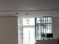 -卡罗酒店(东门晒布地铁站店)