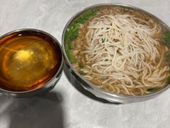 -正宗杨记普洱酸醋米线(总店)