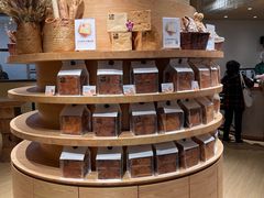 面包甜点陈列柜-七鲜超市(瑞虹天地太阳宫店)