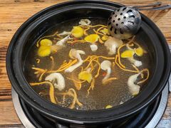 -菌之家·专业纯野生菌火锅·特色炒菌