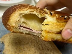 -VERIE BAKEHOUSE
