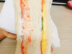 鱼子蛋沙拉三明治-全家便利店(世贸丽晶城店)