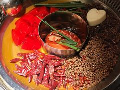 -城墙拐拐火锅(三峡广场黑金冠店)