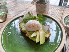 牛油果温泉蛋吐司-O'mills Sourdough Bakery&Bistro(永嘉路店)