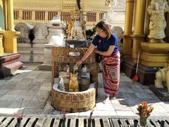 -ခြောက်ထပ်ကြီးရွှေသာလျောင်းဘုရားကြီး