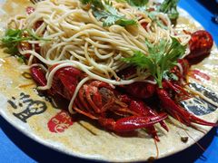 -老东镇啤酒屋海鲜加工·蒸汽海鲜·海鲜烧烤(台东店)