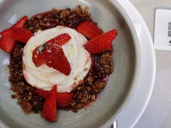 草莓脆粒慕斯-农畉LONFOOD(福田星河COCOPark店)