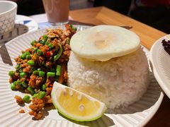 罗勒叶炒肉碎饭-普叽普叽泰式茶餐厅(港汇店)
