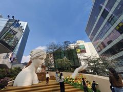 -中航城君尚购物中心