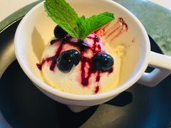 蓝莓豆腐冰淇淋-三号黄浦会Canton Table