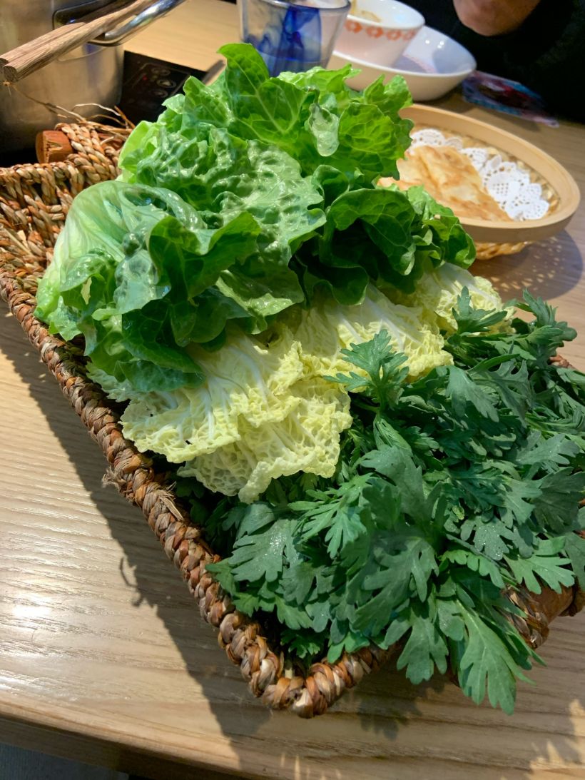 「时蔬拼盘」哦哟,这个时蔬的量真的很多,菜品绿油油的看上去很有