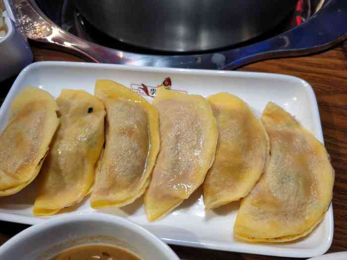 李二鲜鱼火锅-"很有特色,进门接待很及时,点的鸳鸯锅,番.