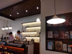 -Café Monson