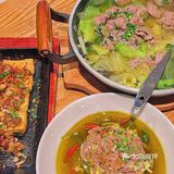 人均六七十吃跷脚牛肉+一桌子川渝美食！给我姐妹香哭啦🤣💕