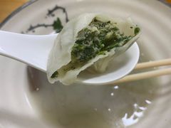 荠菜鲜肉小笼包-曼曼汤包(建国西路店)