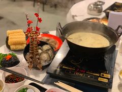 -鲜入围煮花胶鸡海鲜火锅