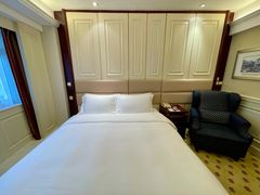 -深圳富苑皇冠假日套房酒店