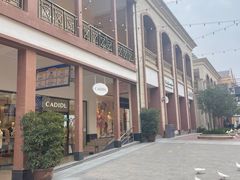 -王府井奥莱临潼小镇(临潼店)