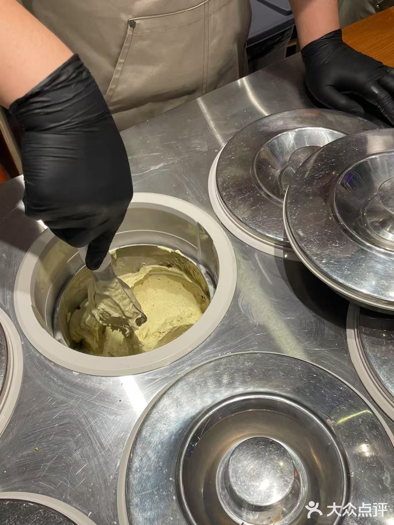 果然，秋天的第二支冰淇淋又是吃的野人先生