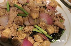 Small Steamed Buns with Fried Pork