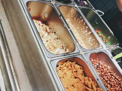 自助取餐区-三兄弟高炉烧饼