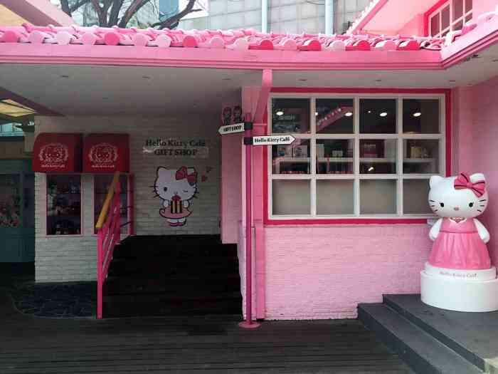 hello kitty cafe(弘大店)-"整栋建筑都太少女了!炒鸡萌!本来只是.