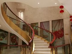 等位区-花中城·杭帮菜·粤菜·海鲜火锅(清泰街店)