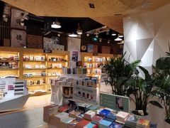 -新华里咖啡书吧(新华书店小寨店)