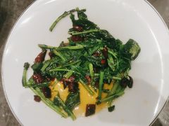 -有红鸡毛店·川菜(建设路店)