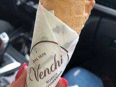 -VENCHI 闻绮(上海佛罗伦萨小镇店)