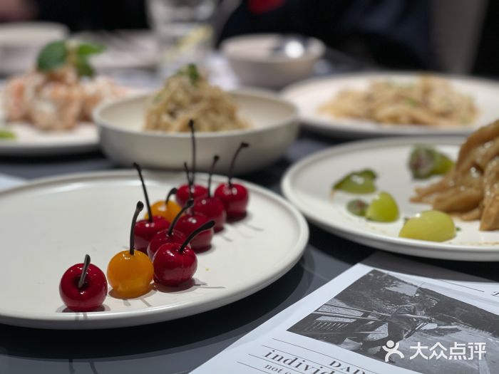 小大董·烤鸭(观景餐厅·南京西路店)樱桃鹅肝图片