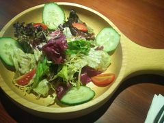 嫩叶蔬菜沙拉-鹿萤季·营地小馆(皇后公园店)