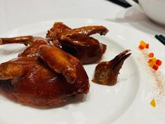 玻璃皮润烧乳鸽皇-北京厨房(SKP店)