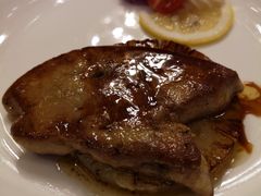 香煎鹅肝配焦糖菠萝旋片-马迭尔西餐厅(中央大街店)