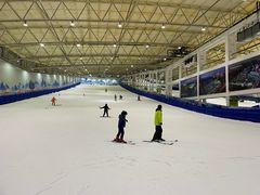 -乔波室内滑雪场