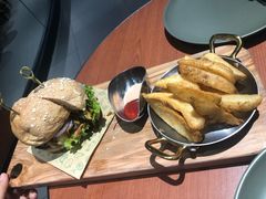 鲜香蘑菇牛肉汉堡-魏斯理汉堡(西安沣东吾悦店)