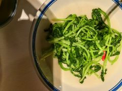 -八府香鸭·啫啫煲(华山路店)