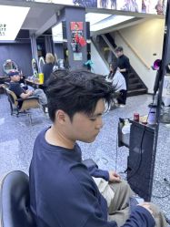 -藤野造型专业烫染接发