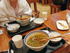 -云阿蛮云南生烫牛肉米线(奉贤路店)