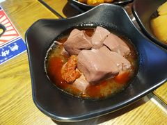 辣猪红-無牌小范·香港明星美食