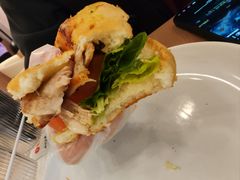 招牌秘制鸡腿堡-必胜客(兴华中路PH店)