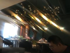 大堂-梧桐树下(云锦世家店)
