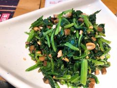 花生菠菜拌花仁-管氏翅吧(马家堡店)